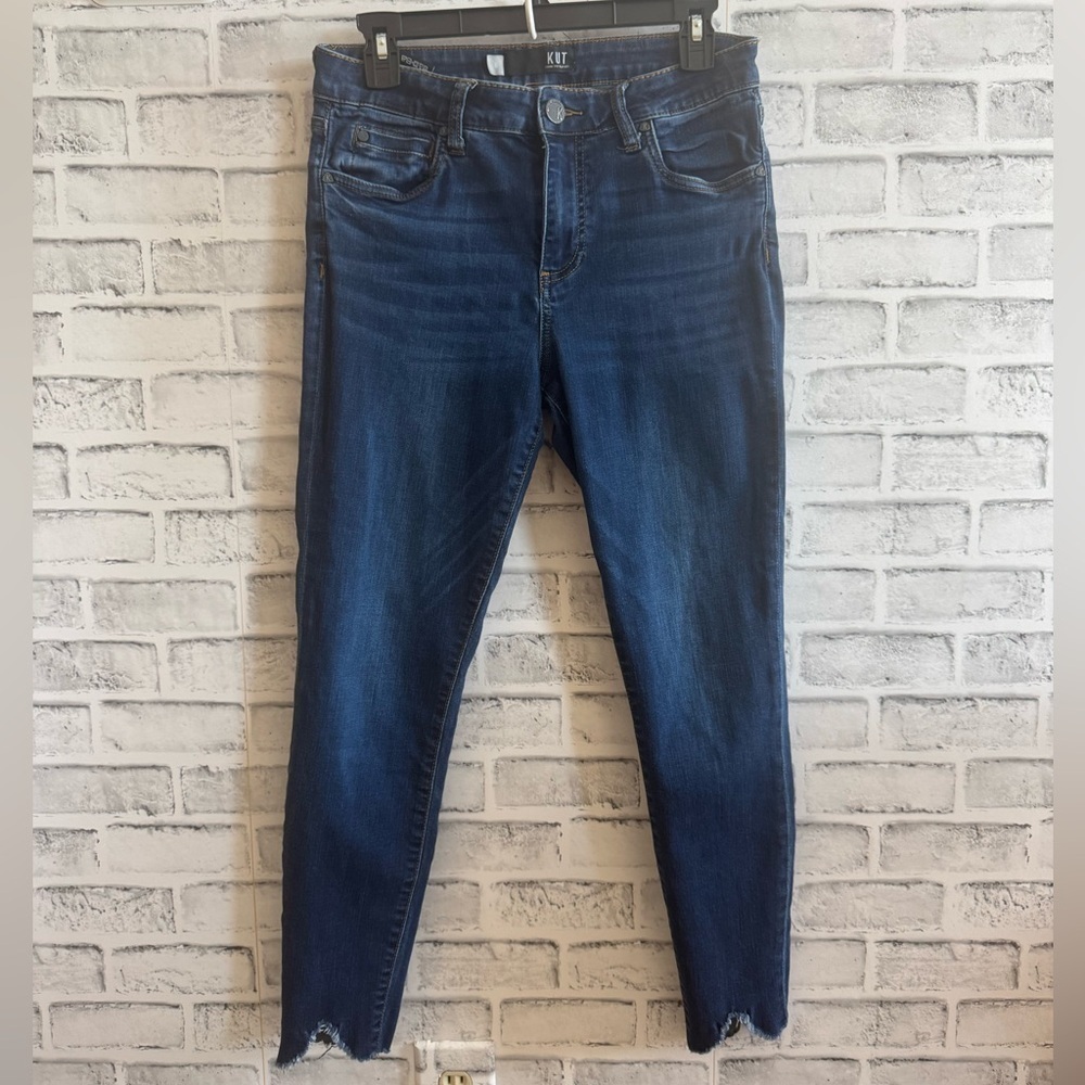 Women’s Kut from the Kloth medium wash skinny shark bite jeans 6